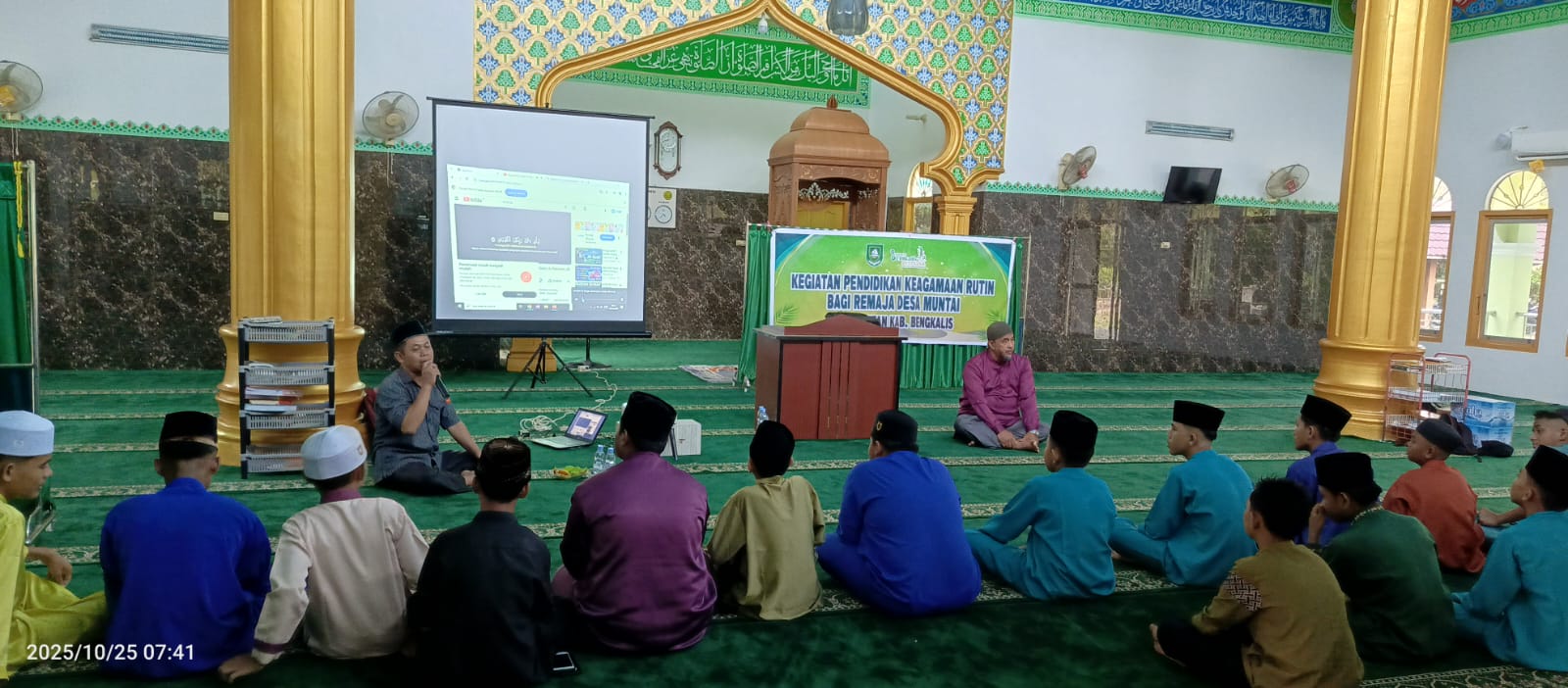 Kegiatan Pendidikan Keagamaan Rutin Bagi Remaja Desa Muntai  Kegiatan Pendidikan Keagamaan Rutin Bagi Remaja Desa Muntai