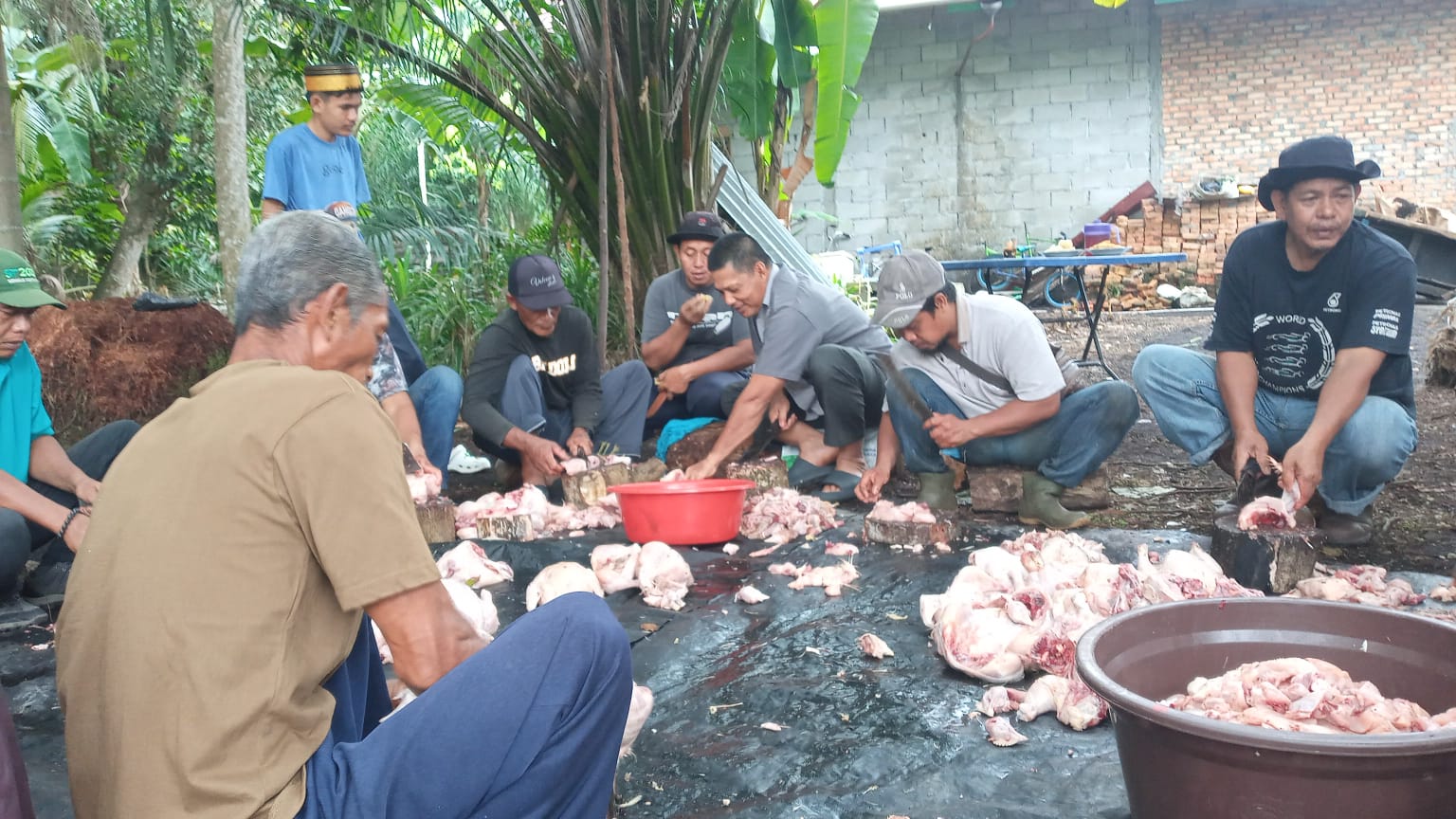 KEARIFAN LOKAL DALAM RESEPSI PERNIKAHAN ADAT MELAYU DI DESA MUNTAI