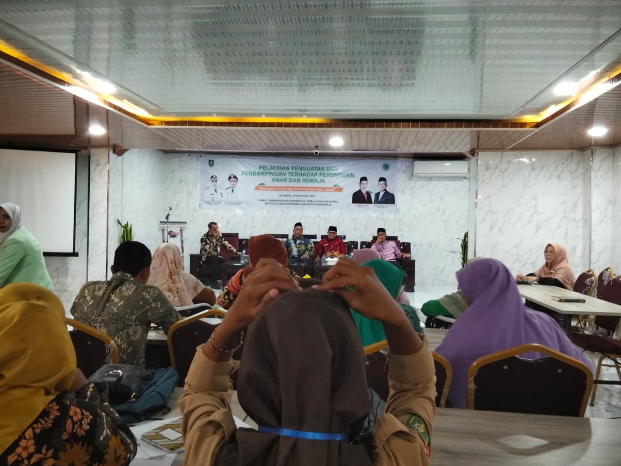Demi Pola Asuh Ideal: Desa Muntai Kirim Utusan Khusus Perkuat Peran Perempuan dan Anak di Pelatihan MUI