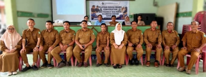 Politeknik Negeri Bengkalis Tingkatkan Kemampuan Bahasa Inggris Perangkat Desa Muntai