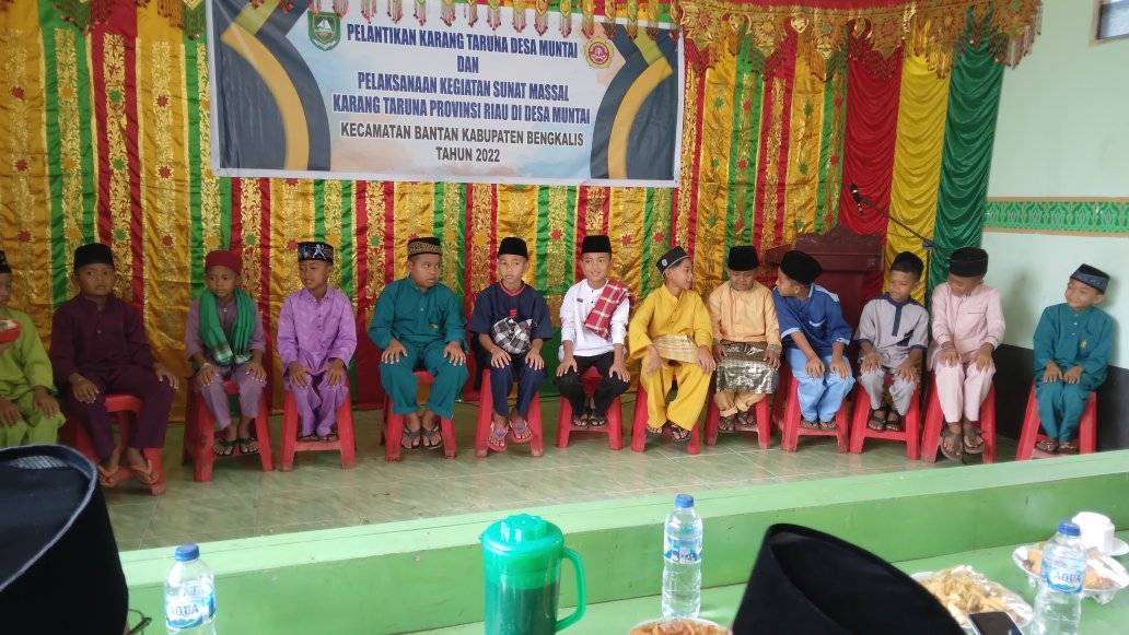 Pelantikan Karang Taruna Desa Muntai dan Sunat Massal Karang Taruna Provinsi Riau