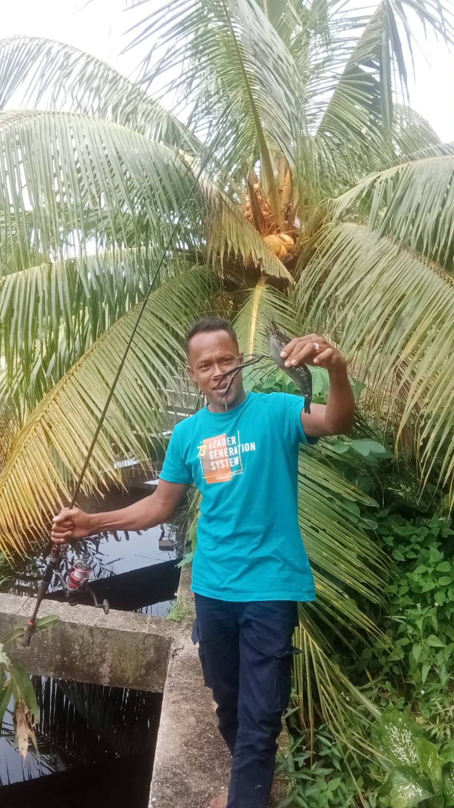 Terjebak Musim Angin Barat, Pemancing Laut Muntai Beralih Buru Udang Galah di Sungai