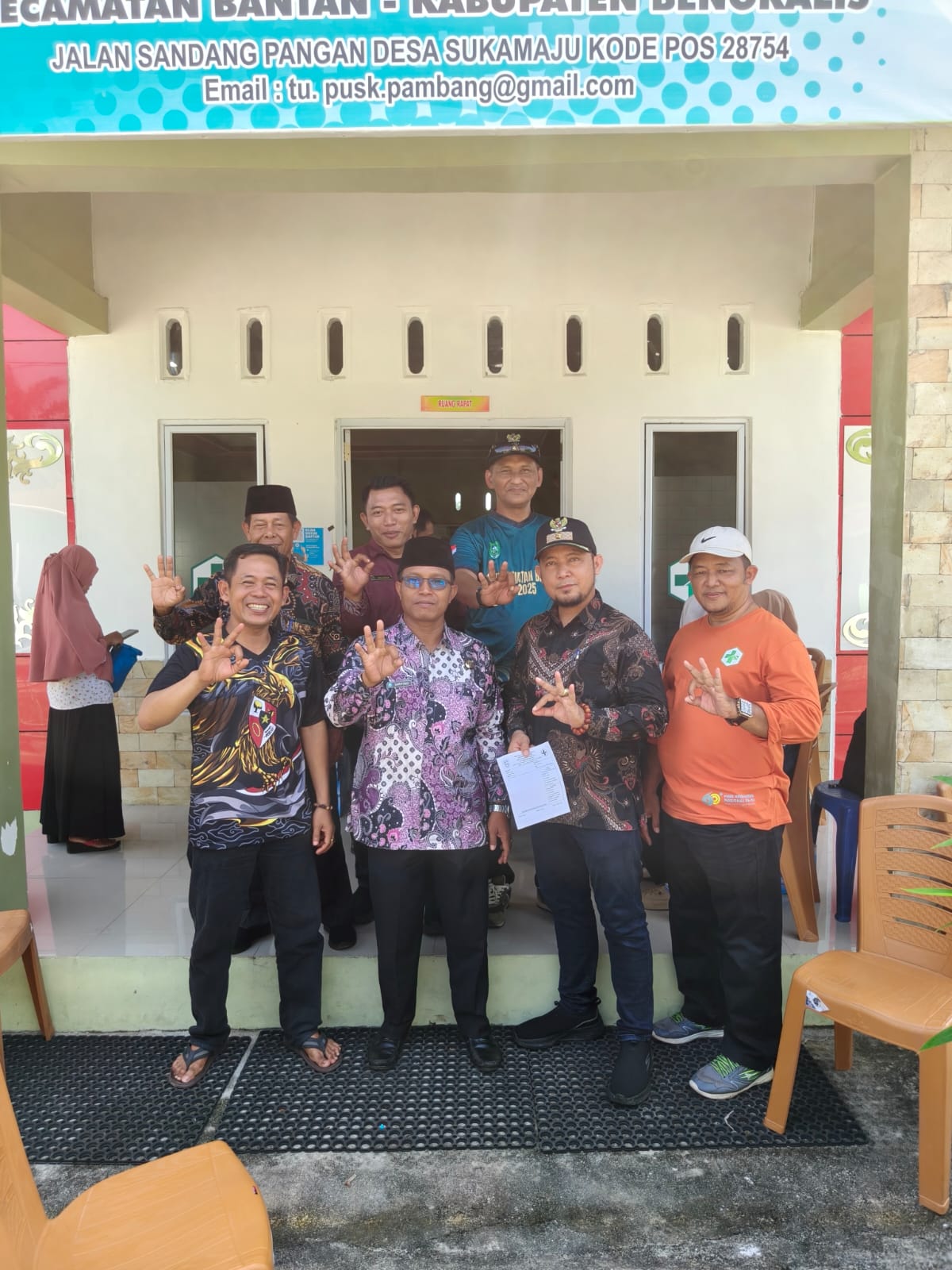 Kepala Desa Muntai dan Perangkat Desa Ikuti Cek Kesehatan Gratis di Puskesmas Pambang Peringati HKN ke-61