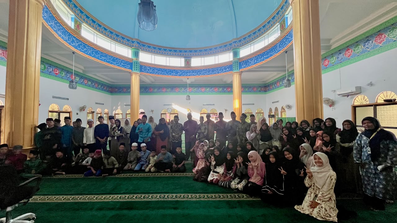 Pengurus Masjid Hasanah Bersama Mahasiswa KKN UNRI Gelar MABIT untuk Membentuk Generasi Muda Islam yang Unggul dan Berakhlak Mulia